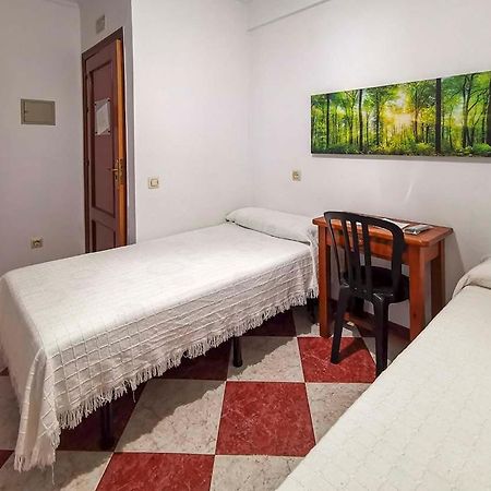 Pension Hidalgo 1 Utrera Buitenkant foto