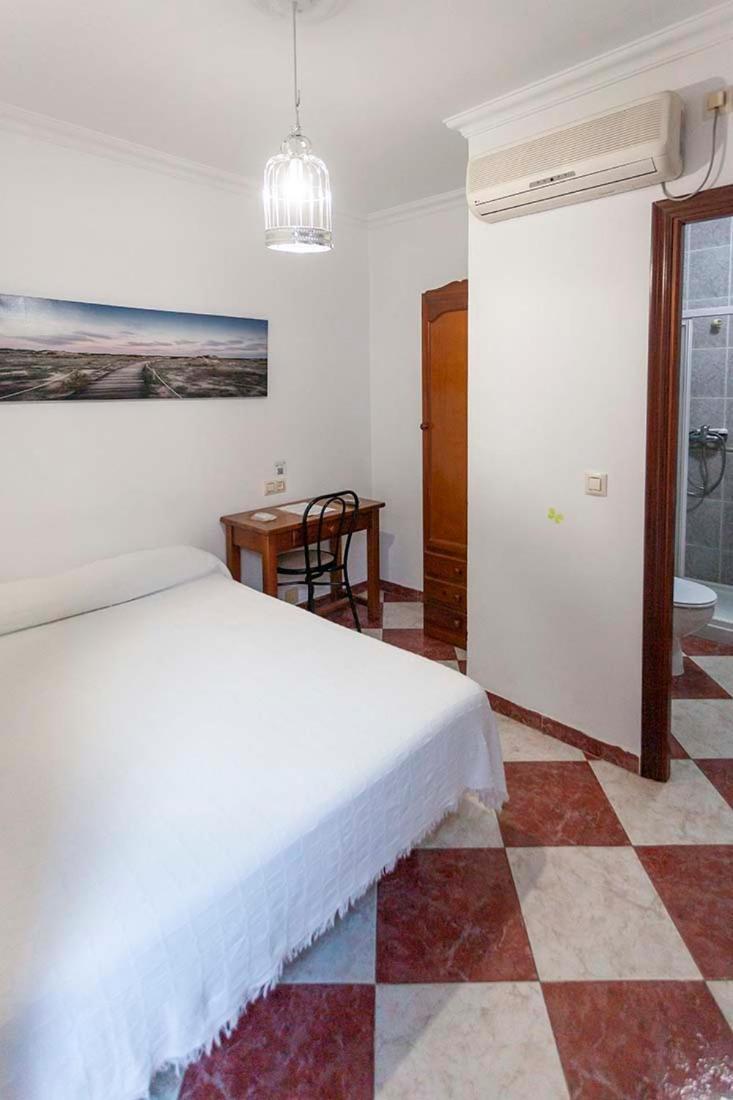 Pension Hidalgo 1 Utrera Buitenkant foto