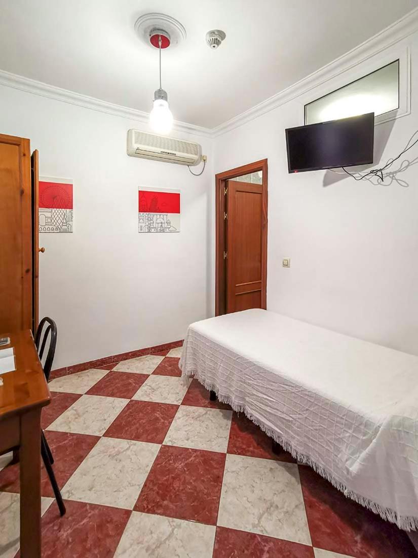 Pension Hidalgo 1 Utrera Buitenkant foto