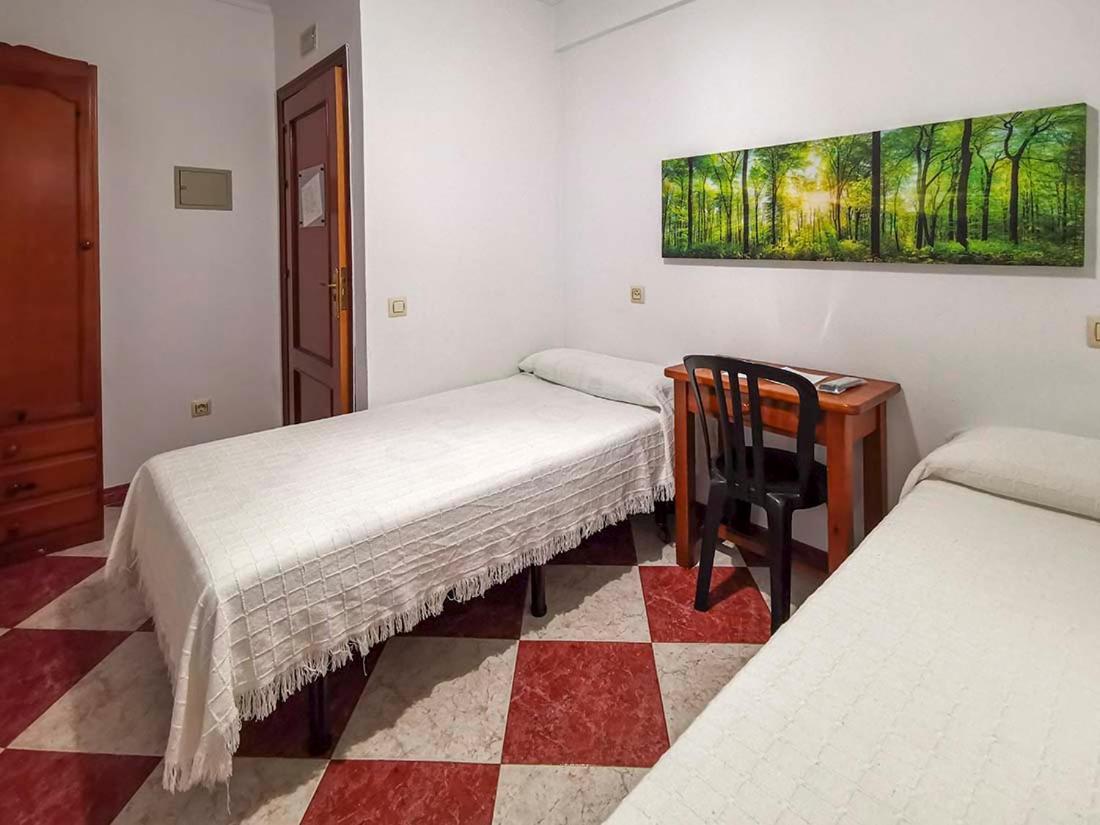 Pension Hidalgo 1 Utrera Buitenkant foto