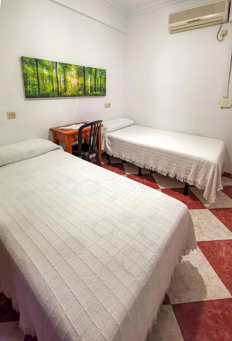 Pension Hidalgo 1 Utrera Buitenkant foto