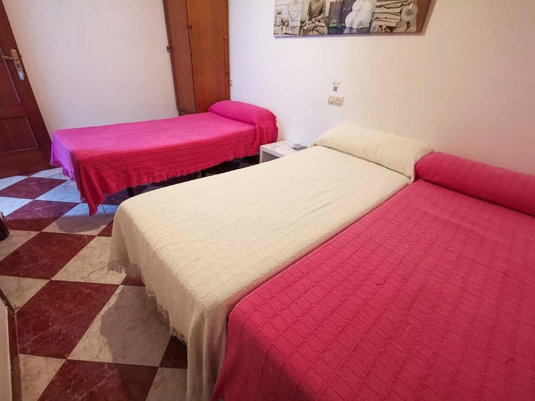 Pension Hidalgo 1 Utrera Buitenkant foto