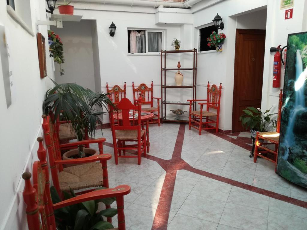 Pension Hidalgo 1 Utrera Buitenkant foto
